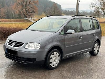 Grau Gebraucht 2005 VW Touran Van / Kleinbus | 1.990 € (Fairer Preis)