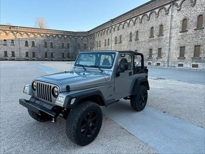 Gebraucht Jeep Wrangler 175 PS (128 kW) 2000 Silber SUV
