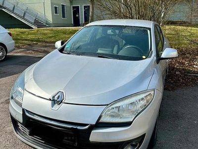 Używany Renault Mégane III 100 KM (73 kW) 2012 Srebrny Sedan/Limuzyna