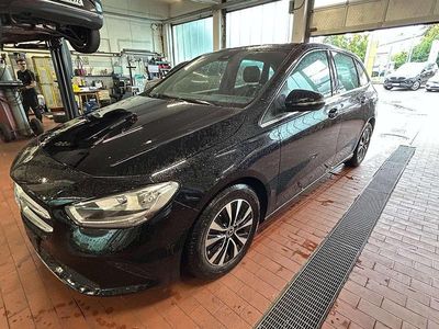 Gebraucht Mercedes B200 150 PS (110 kW) 2021 Schwarz Van / Kleinbus