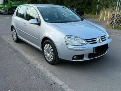 Gebraucht VW Golf V 102 PS (75 kW) 2007 Silber Limousine