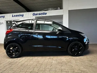 Gebraucht Ford Ka 69 PS (50 kW) 2015 Schwarz Kleinwagen
