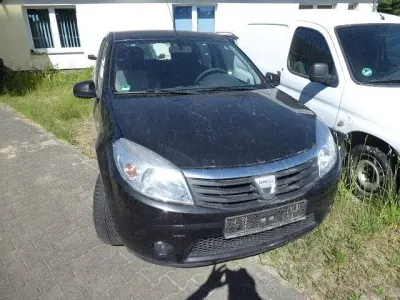 Gebraucht Dacia Sandero Basis 75 PS (55 kW) 2010 Grau Limousine