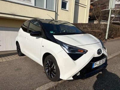 Weiß Gebraucht 2021 Toyota Aygo Kleinwagen | 12.999 € (Fairer Preis)