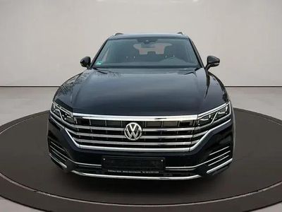 Second-hand VW Touareg Elegance 286 CP (210 kW) 2018 Negru SUV