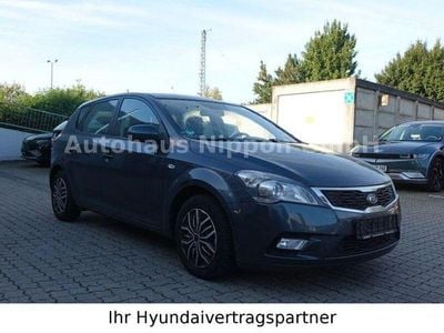 Grau Gebraucht 2011 Kia Ceed Kleinwagen | 4.950 € (Guter Preis)