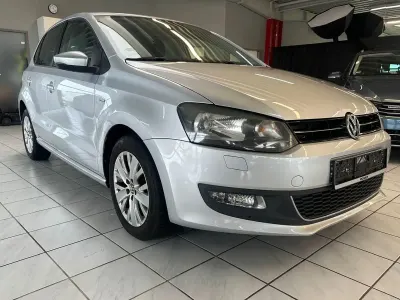 Usata VW Polo Life 69 CV (50 kW) 2013 Argento Utilitaria