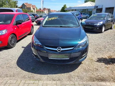 Gebraucht Opel Astra 120 PS (88 kW) 2015 Grün Kombi