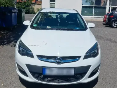 Gebraucht Opel Astra 2014 Weiß Kombi