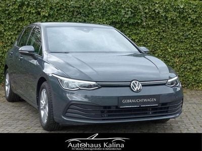 Gebraucht VW Golf VII Life 150 PS (110 kW) 2021 Dolphin gray metallic Kleinwagen
