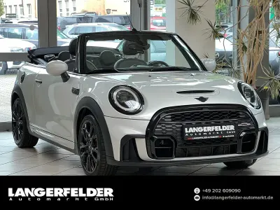 Gebraucht Mini John Cooper Works 204 PS (150 kW) 2021 White silver metallic Kleinwagen