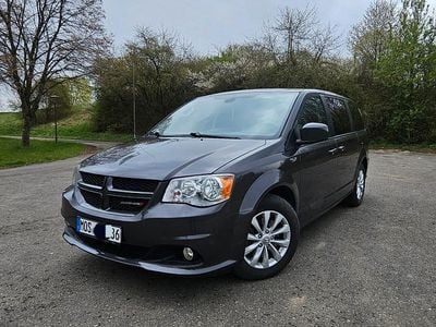 Begagnad Dodge Grand Caravan 287 HK (211 kW) 2019 Brun Minibuss