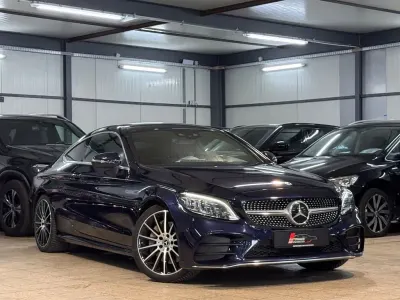 Gebraucht Mercedes C300 AMG 258 PS (189 kW) 2019 Blau Coupé