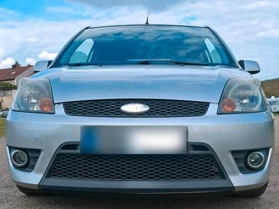 Używany Ford Fiesta 80 KM (58 kW) 2008 Szary Hatchback