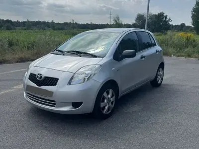 Gebraucht Toyota Yaris 90 PS (66 kW) 2009 Grau Kleinwagen