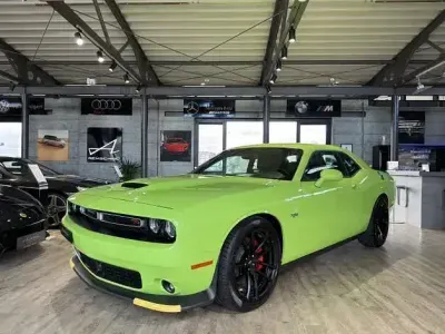 Usata Dodge Challenger 377 CV (277 kW) 2025 Verde Coupé