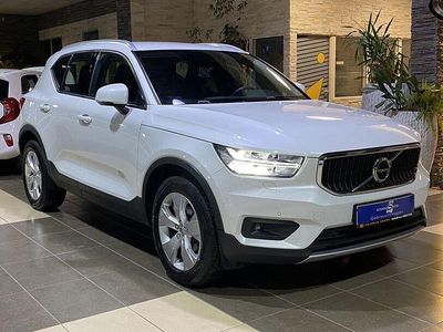 Weiß Gebraucht 2021 Volvo XC40 Momentum SUV | 19.499 € (Guter Preis)