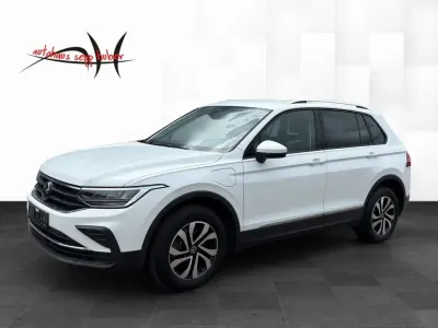 Gebraucht VW Tiguan Active 245 PS (180 kW) 2022 Pure white SUV
