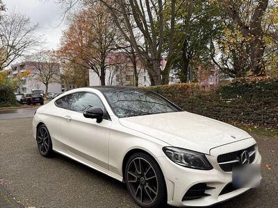 Usata Mercedes C300 258 CV (189 kW) 2019 Bianco Coupé