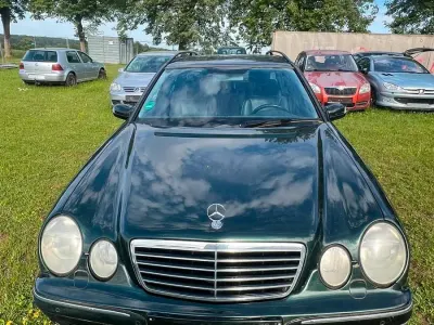 Gebraucht Mercedes E320 Avantgarde 224 PS (164 kW) 2000 Grün Kombi