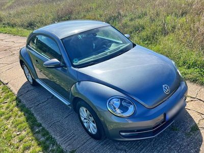 gebraucht VW Beetle grau Bj 2012 - Top Zustand