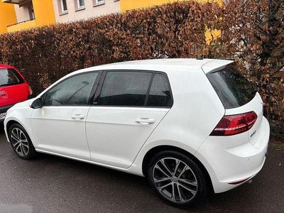 Gebraucht VW Golf VII Allstar 125 PS (91 kW) 2016 Weiß Limousine