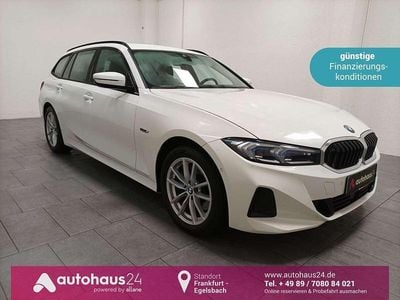 Weiß Gebraucht 2023 BMW 320e Shadowline Kombi | 28.470 € (Etwas zu teuer)