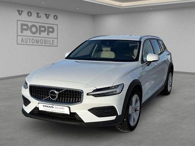 Ice white / solid Gebraucht 2021 Volvo V60 CC Pro Kombi | 28.950 € (Fairer Preis)