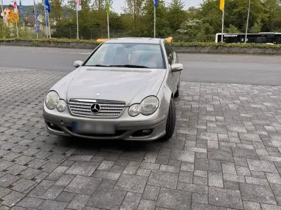 Gebraucht Mercedes C180 163 PS (119 kW) 2007 Braun Coupé