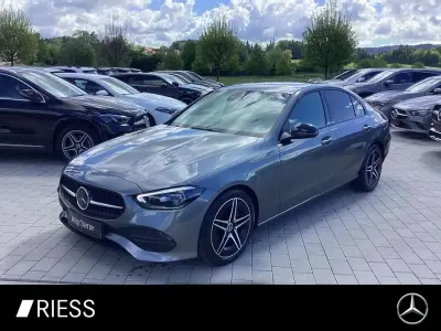 Używany Mercedes C300 Avantgarde 258 KM (189 kW) 2023 Szary Sedan/Limuzyna