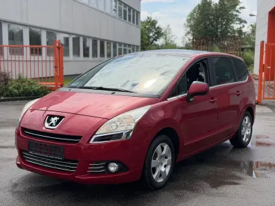 Gebraucht Peugeot 5008 Premium 156 PS (114 kW) 2010 Rot Van / Kleinbus