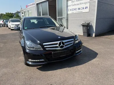 Gebraucht Mercedes C180 Avantgarde 156 PS (114 kW) 2014 Schwarz Limousine