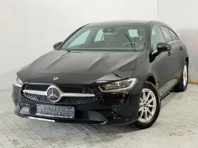 Gebraucht Mercedes CLA200 Shooting Brake 150 PS (110 kW) 2021 Schwarz Kombi