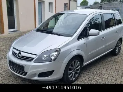 Gebraucht Opel Zafira 125 PS (91 kW) 2011 Silber Van / Kleinbus