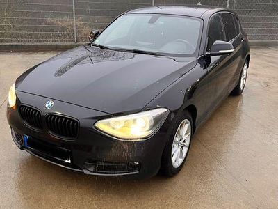 Gebraucht BMW 118 Sport Line 170 PS (125 kW) 2011 Schwarz Kleinwagen