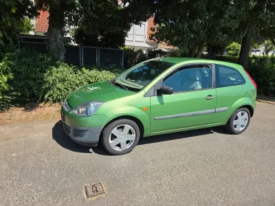 Gebraucht Ford Fiesta Trend 80 PS (58 kW) 2005 Grün Limousine