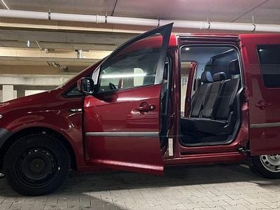 Gebraucht VW Caddy Trendline 150 PS (110 kW) 2019 Rot Van / Kleinbus