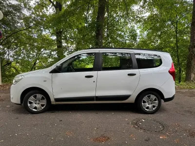 Używany Dacia Lodgy Essentiel 95 KM (69 kW) 2019 Biały Minivan