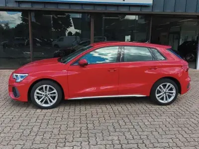 Gebraucht Audi A3 S-Line 150 PS (110 kW) 2022 Rot Limousine
