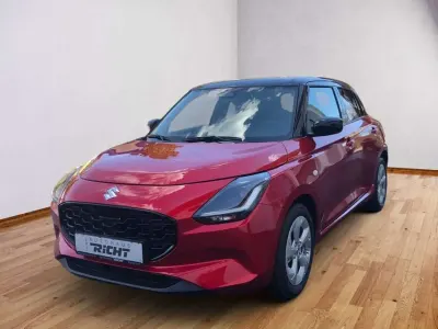 Neu Suzuki Swift Comfort 82 PS (60 kW) 2026 Burning red / super black pear Kleinwagen