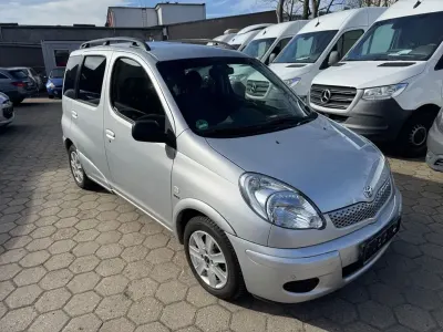 Gebraucht Toyota Yaris 84 PS (61 kW) 2004 Silber Kombi