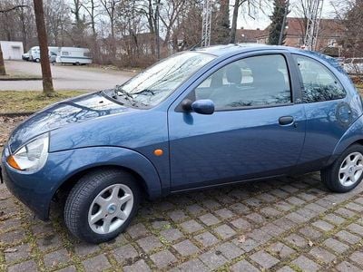 Begagnad Ford Ka 60 HK (44 kW) 2006 Blå Halvkombi