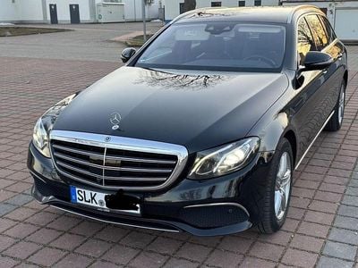 Gebraucht Mercedes E220 Luxury 194 PS (142 kW) 2017 Schwarz Limousine