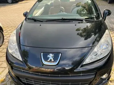 Gebraucht Peugeot 207 CC 120 PS (88 kW) 2013 Schwarz Cabrio
