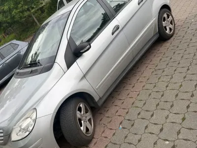 Gebraucht Mercedes B200 136 PS (100 kW) 2007 Silber Van / Kleinbus