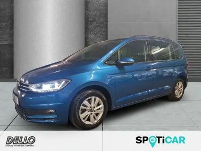 Gebraucht VW Touran Comfortline 150 PS (110 kW) 2022 Blau Van / Kleinbus