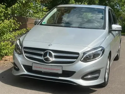 Gebraucht Mercedes B180 122 PS (89 kW) 2015 Silber Kleinwagen