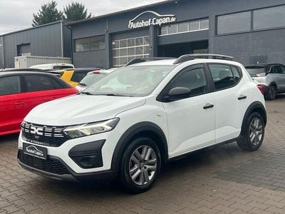 Second-hand Dacia Sandero Essentiel 101 CP (74 kW) 2023 Alb SUV