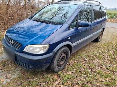 Usata Opel Zafira 2005 Blu Monovolume