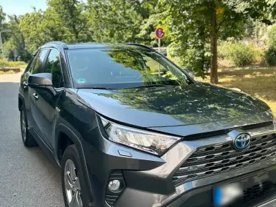 Gebraucht Toyota RAV4 Hybrid Club 178 PS (130 kW) 2019 Grau SUV